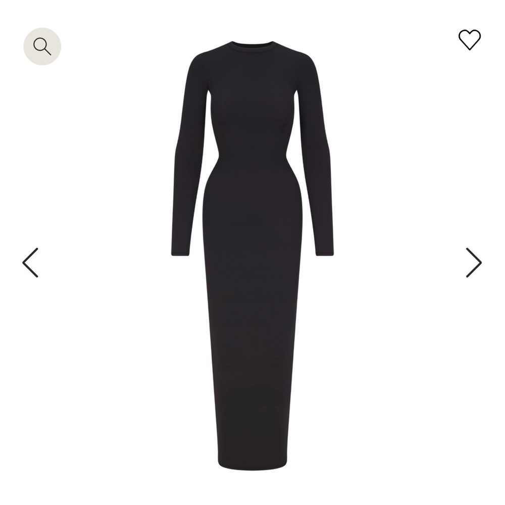 NWT SKIMS fits everybody dress size Medium